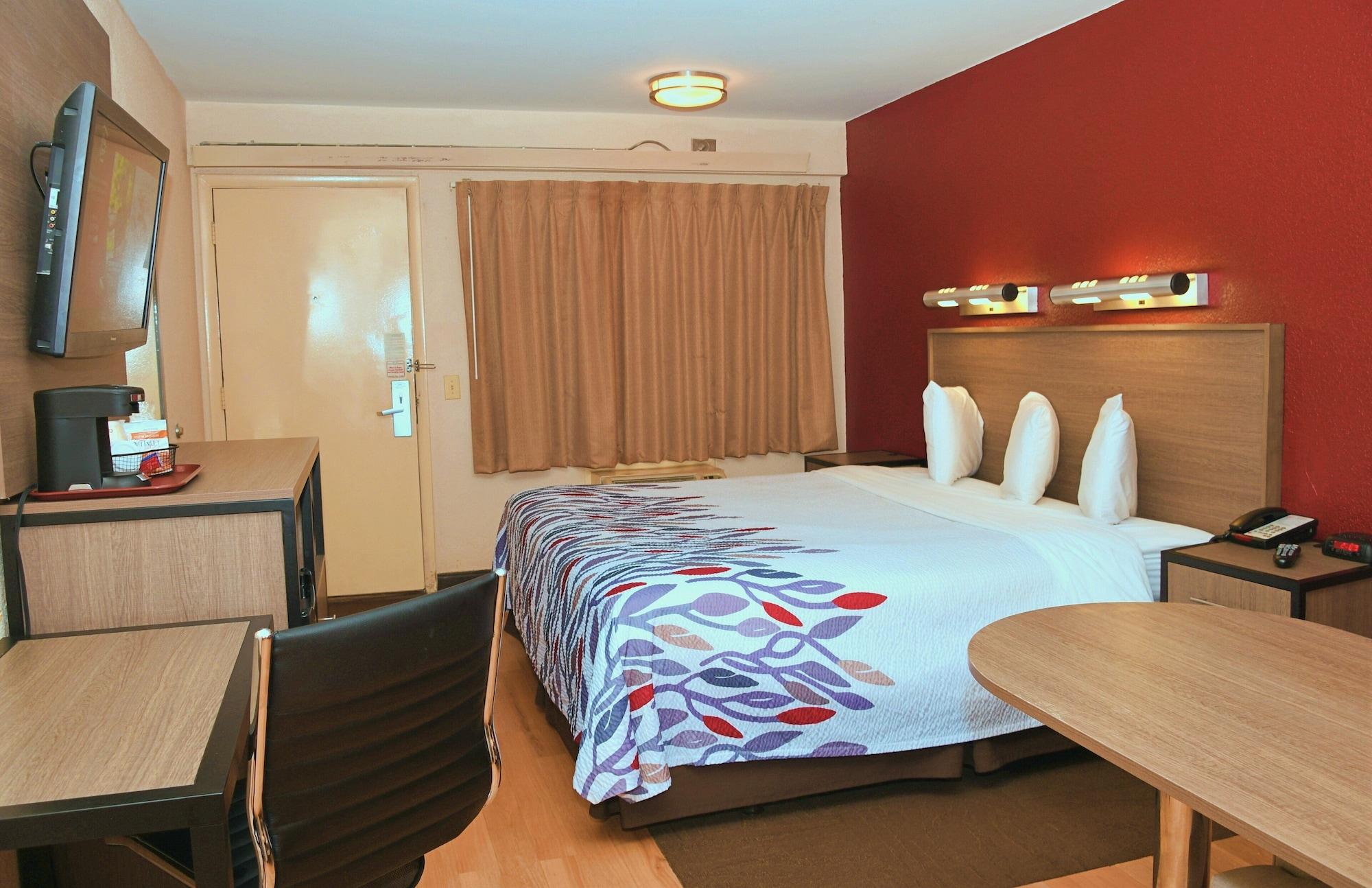 Red Roof Inn Richmond South Экстерьер фото