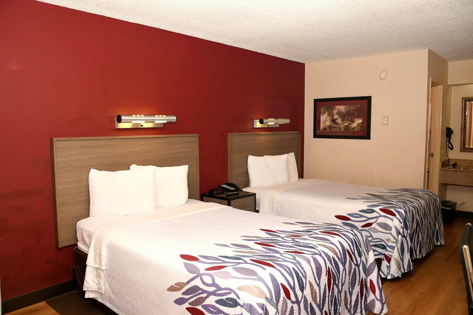 Red Roof Inn Richmond South Экстерьер фото