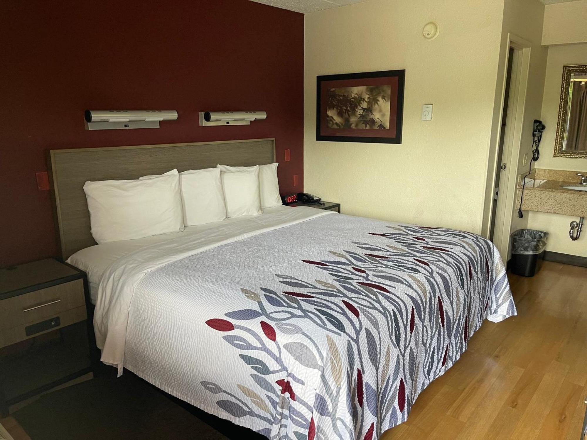 Red Roof Inn Richmond South Экстерьер фото