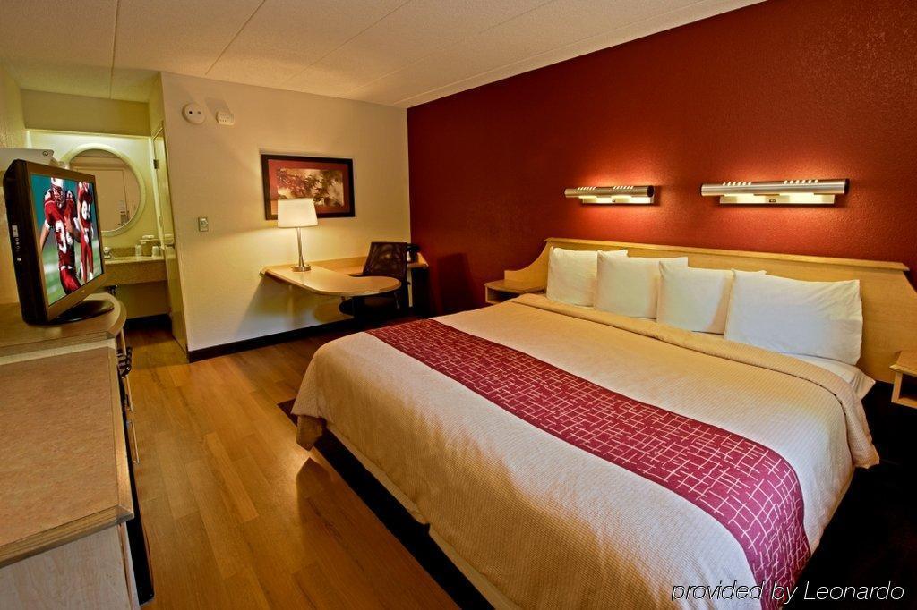 Red Roof Inn Richmond South Экстерьер фото