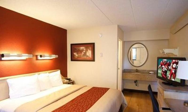 Red Roof Inn Richmond South Экстерьер фото
