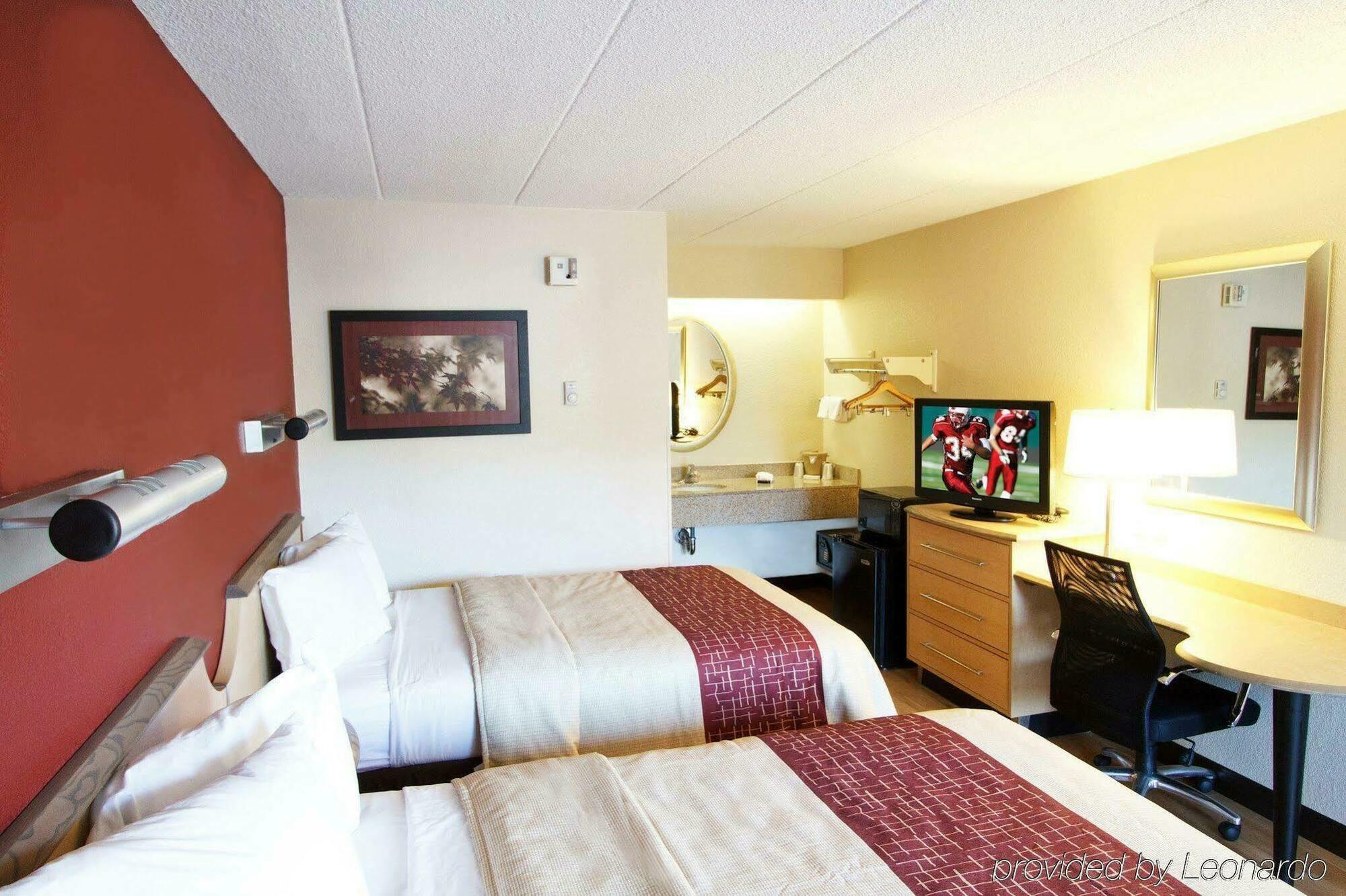 Red Roof Inn Richmond South Экстерьер фото
